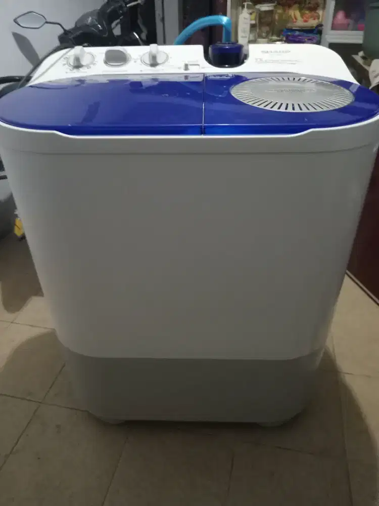 SHARP MESIN CUCI 2 TABUNG ES-T77DA-BK / ES T77DA BK 7KG