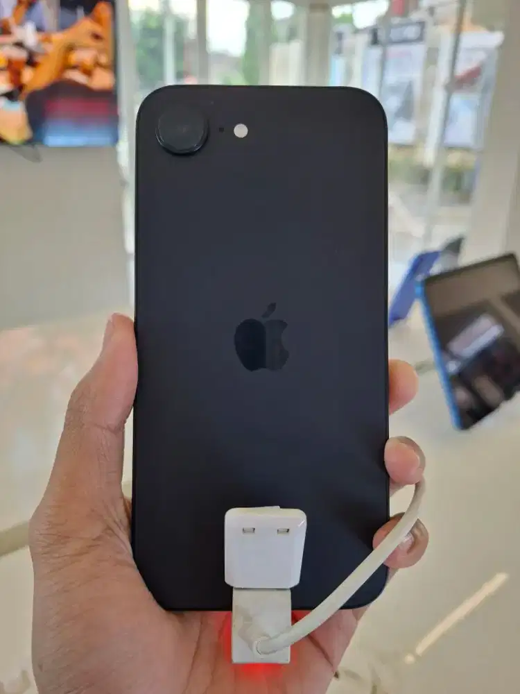 iPhone 16e 128GB Garansi Resmi