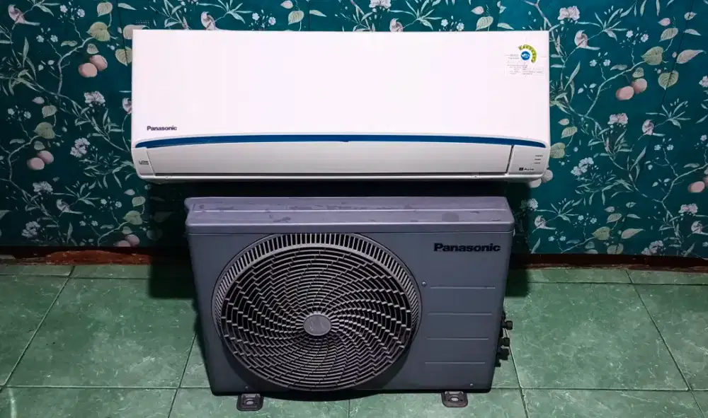 Ac Panasonic 1/2 pk, low watt freon type baru