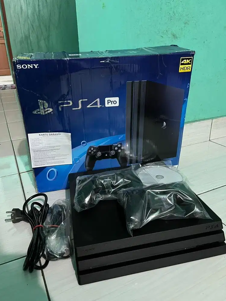 PS 4 PRO 1 TB LIKE NEW