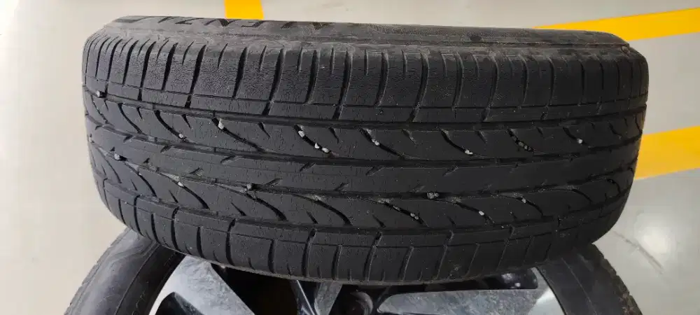 Ban Bridgestone Alenza Kembangan masih Tebal 1 juta dpt 4