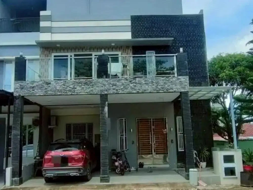 Dijual cepat rumah Hook 2.5 lantai di Lucky Hills