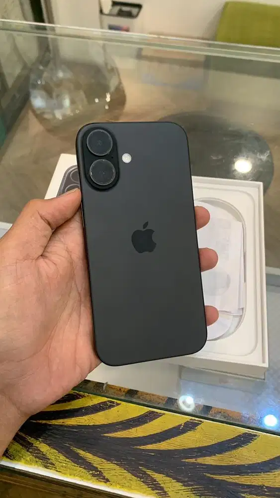 IPhone 16 128 (Black) Bh 100%