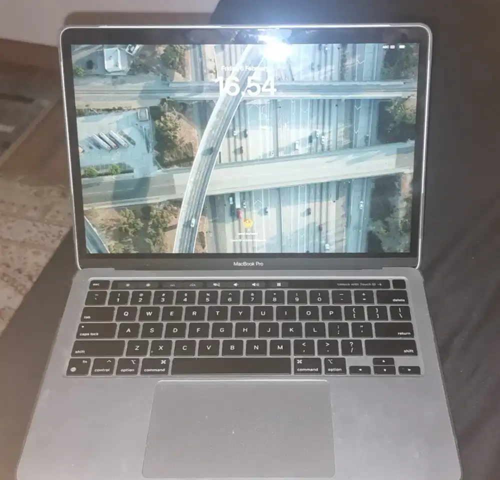 DIJUAL MACBOOK PRO 13 (8GB/256 GB)