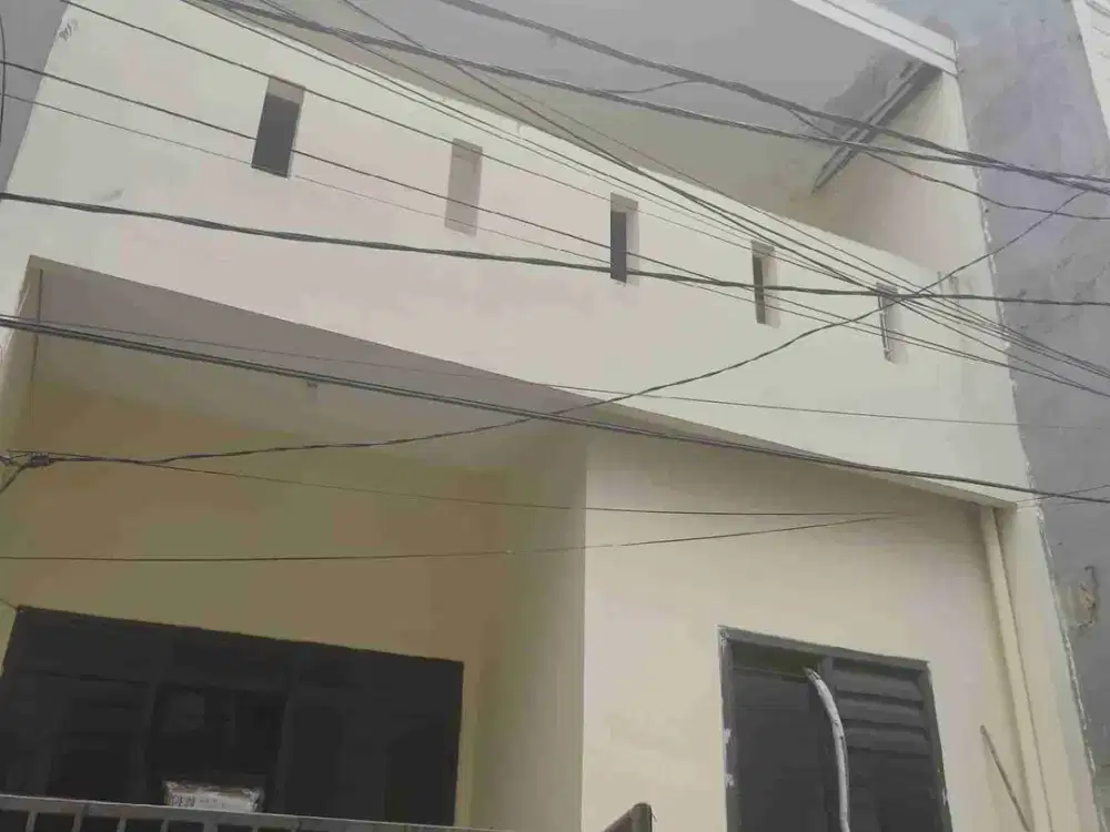 Di jual rumah 2 lantai 4 kamar tidur lokasi strategis di Pademangan jakarta utara