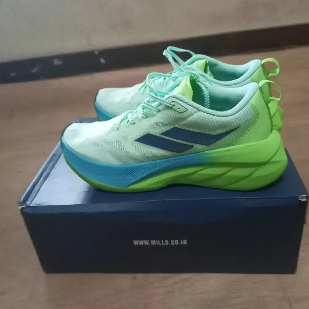 Sepatu Running Mills Enerstrike Blitz M2 Like New