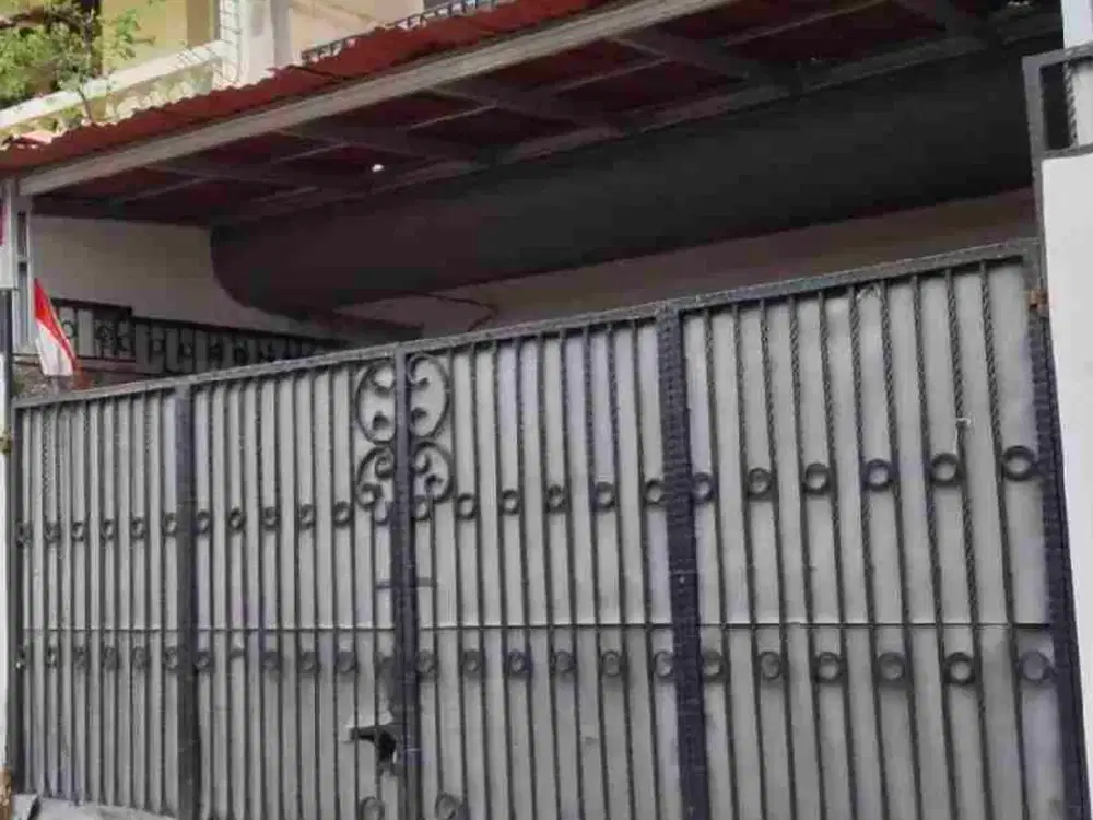 Dijual Rumah 2 lantai di Rawamangun 5 KT