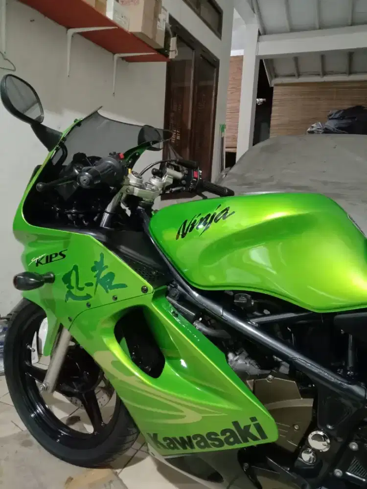 Jl Barang Koleksi :Kawasaki Ninja RR Old 2010 Full ORIGINAL , LOW KM