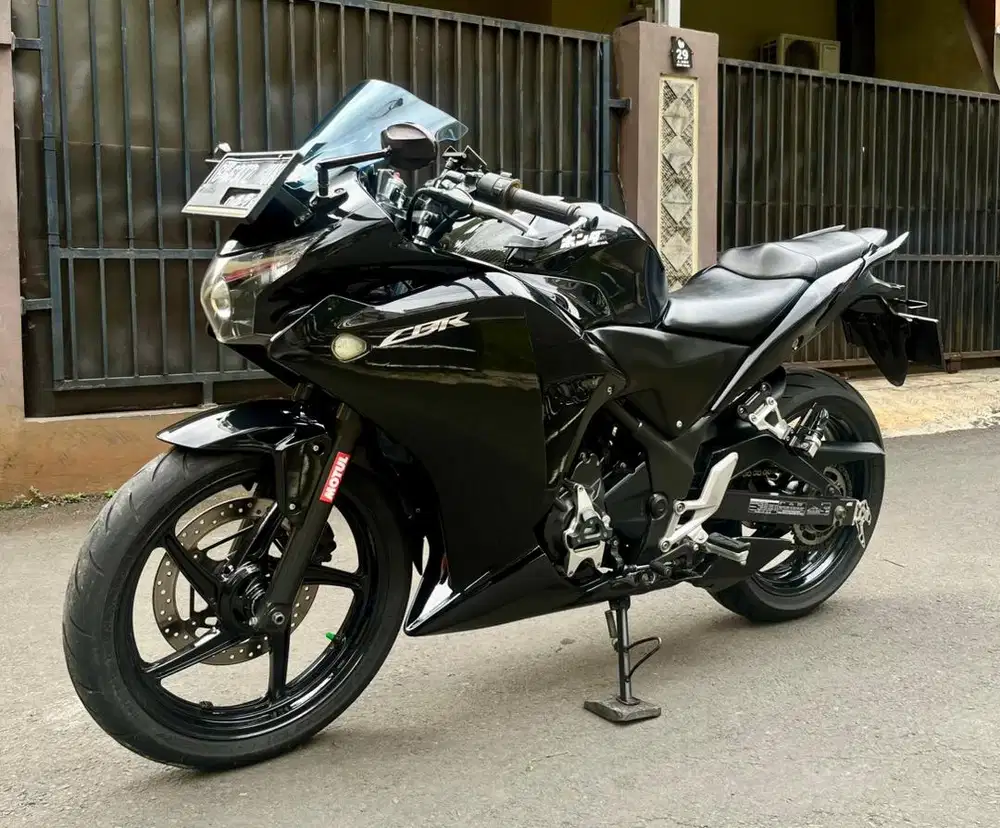 DIJUAL CEPAT Muluss Honda CBR CBU 250R Th.2011