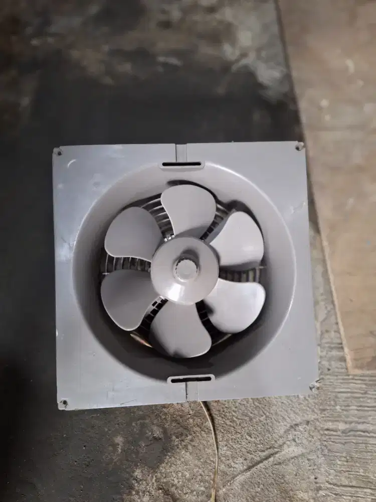 Exhaust fan ada 3 ukuran ( 12, 17 & 24)