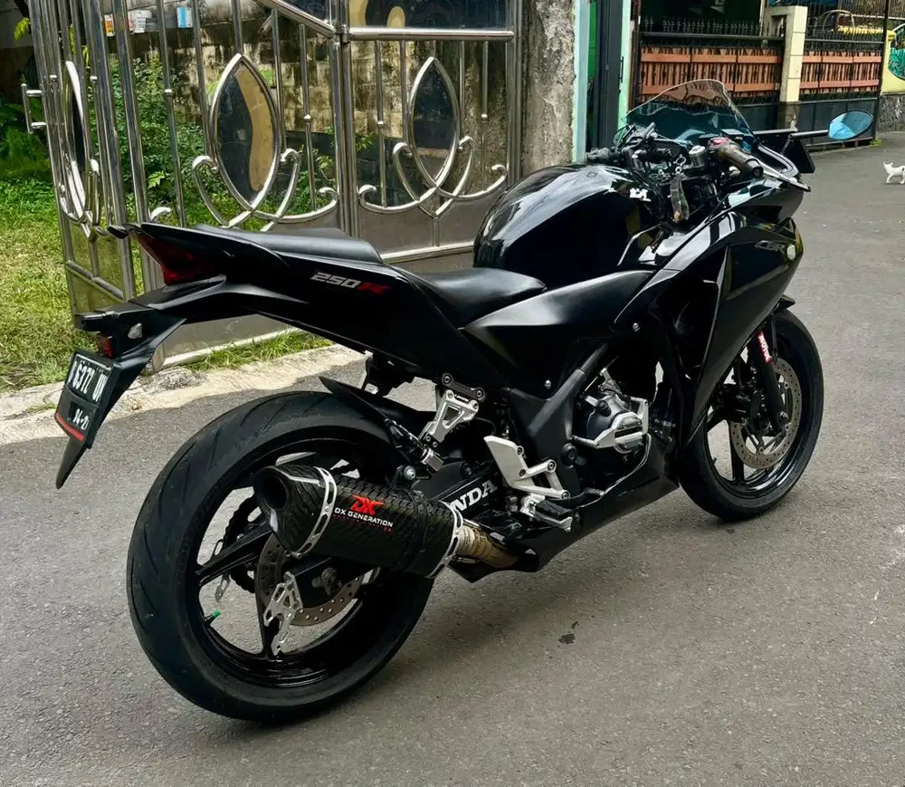 DIJUAL CEPAT MULUSS Honda CBR CBU 250R Th.2011