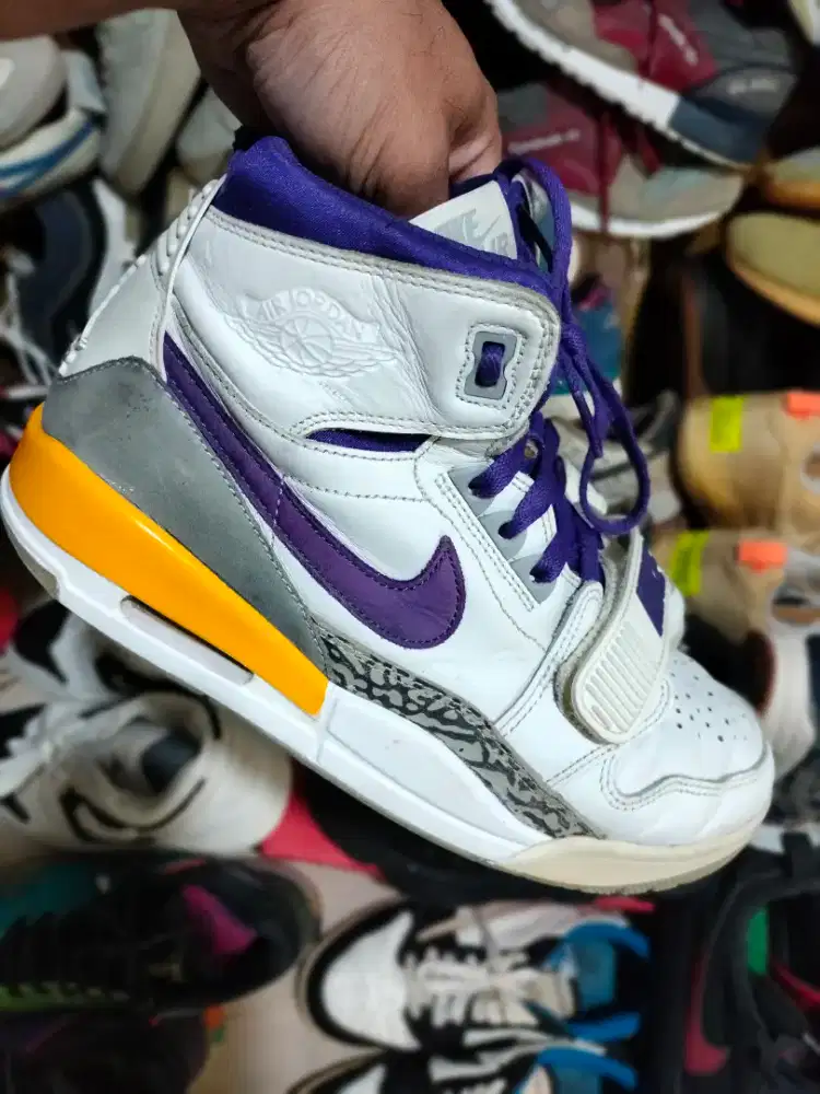 Air Jordan Legacy high Lakers,size 42