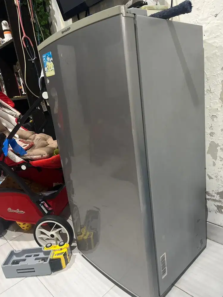 Kulkas Sharp Bekas Pakai masih bs nego tipis