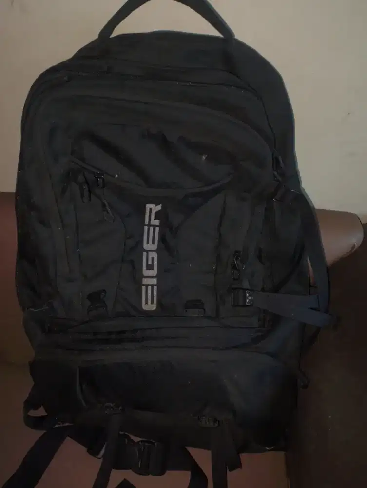 Saya menjual tas Eiger,bekas pemakaian sendiri