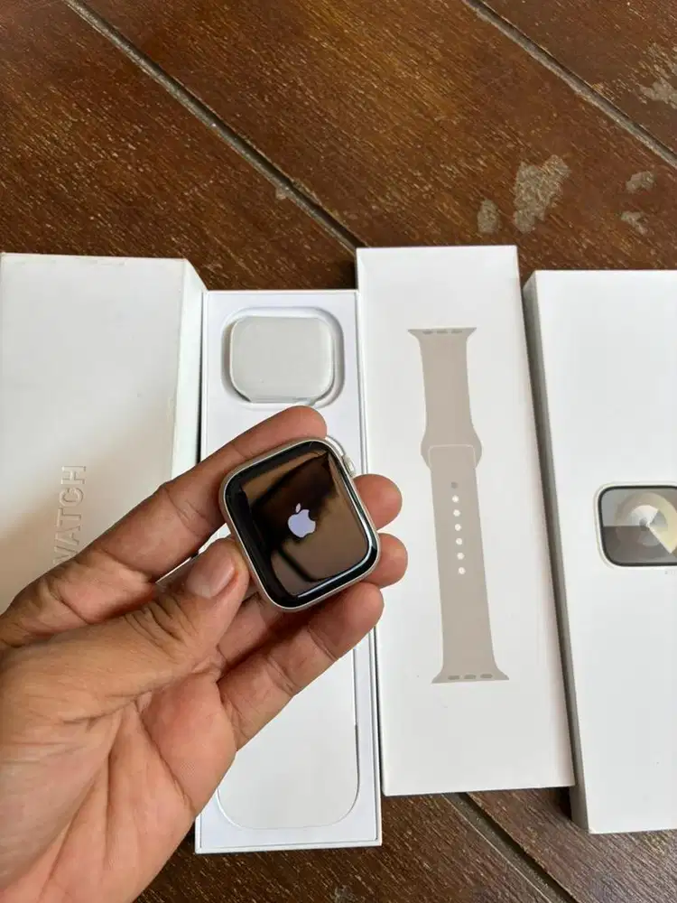 Apple watch series 9 45mm starlight