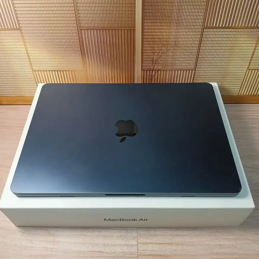 Macbook air M4 ram 16/256 garansi panjang