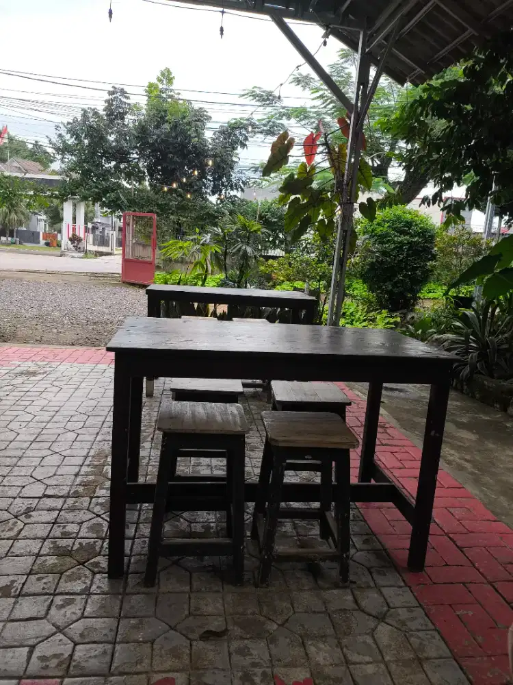 Kursi dan meja 1 Set