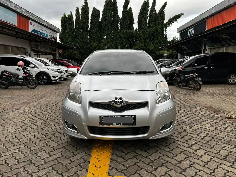 Toya Yaris E at 2011