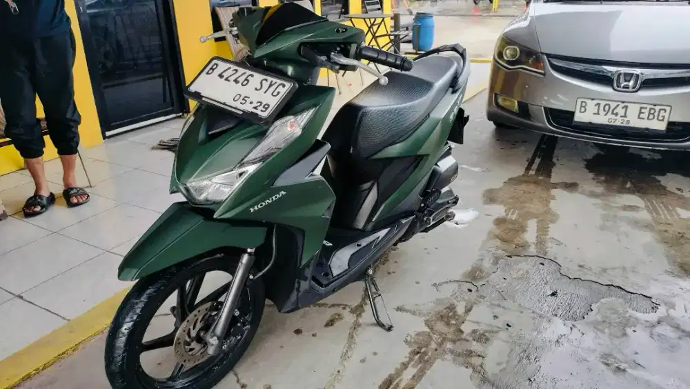 HONDA BEAT DELUXE ISS 2024 WARNA HIJAU Deluxe Matte Green