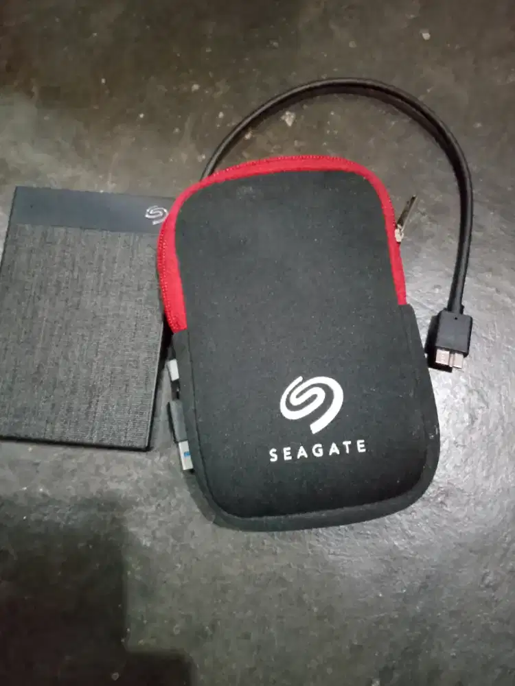 Hardisk eksternal Seagate ultra touch 2TB