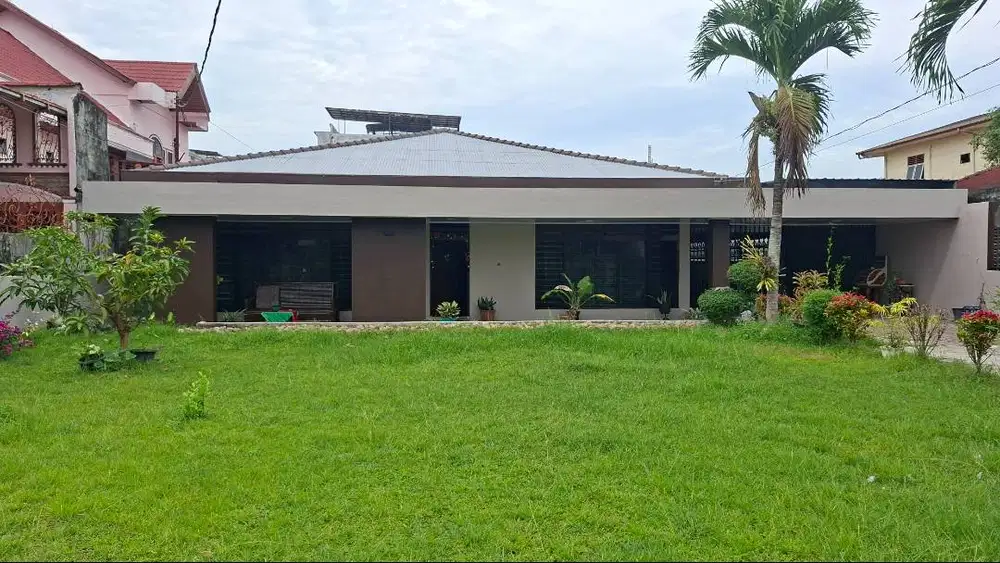 Rumah Luas 828m² di Sei Batu Gingging Medan Baru - SHM