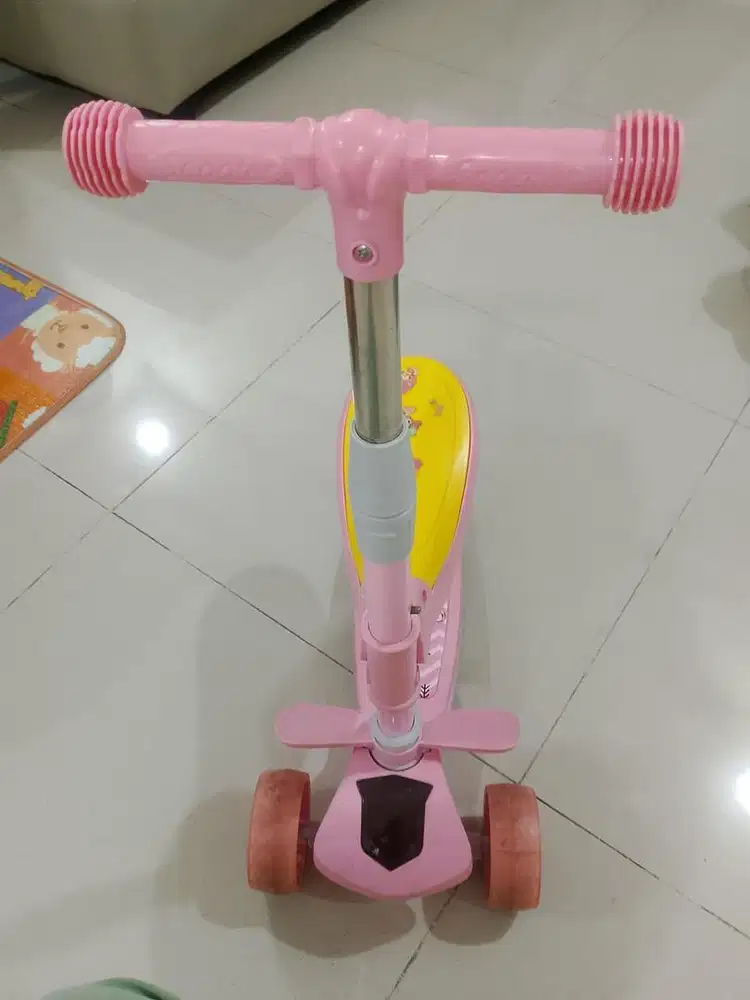 otoped skuter anak pink nyala