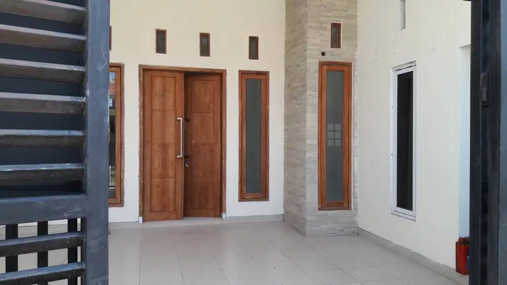 Dijual - disewakan rumah SHM 2 LT jalan 2 mobil