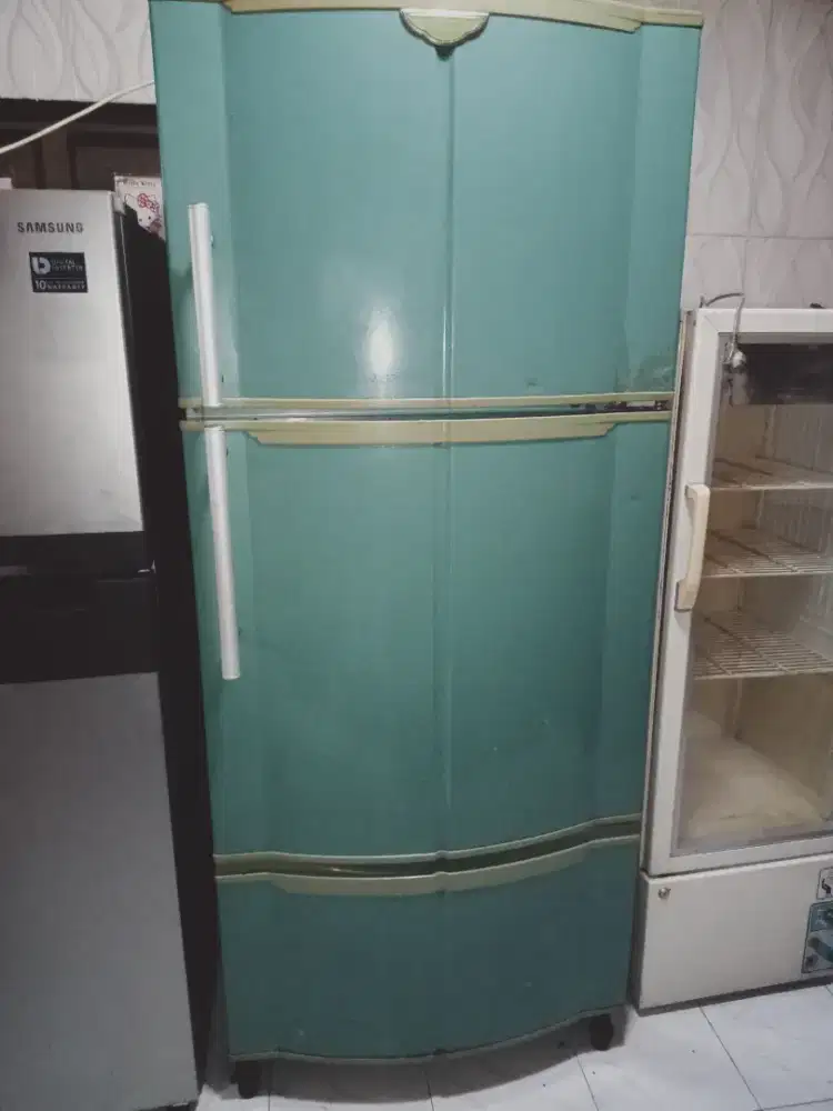 Kulkas Sanken super jumbo blm pernah servis