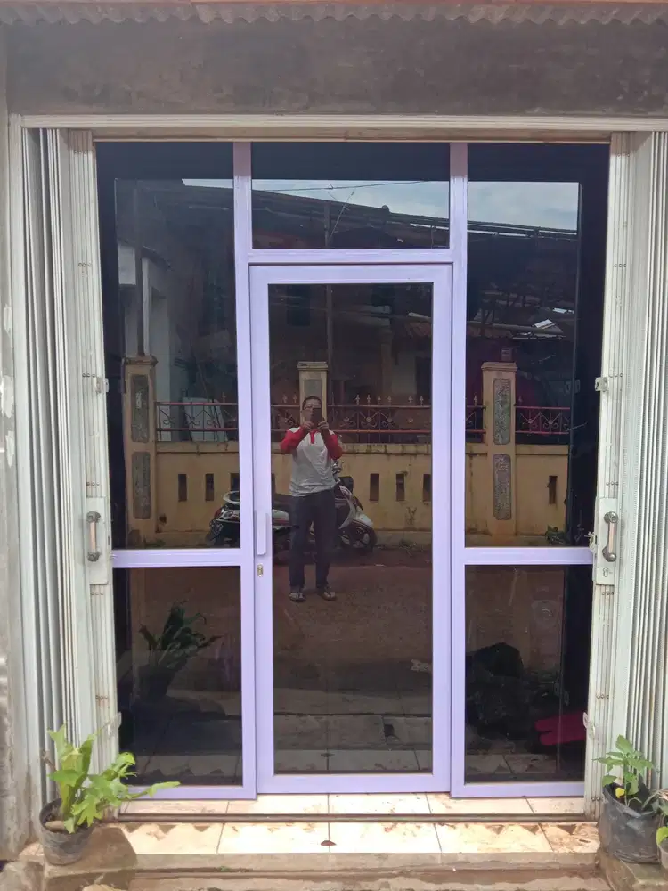 Pintu Kaca Mulus 95%