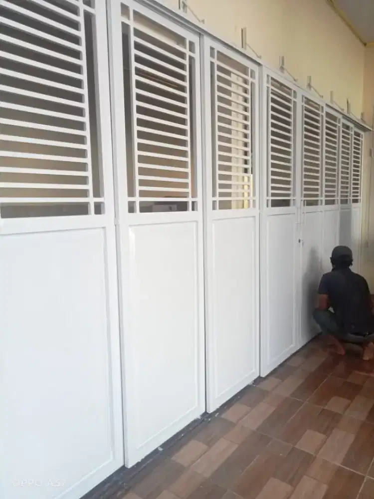 Pintu lipat tempahan