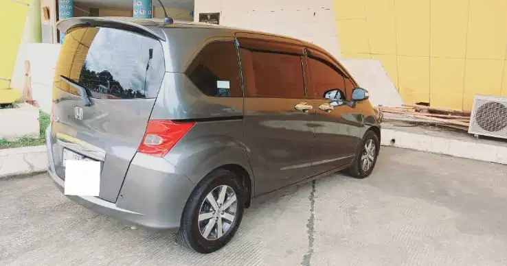 Honda Freed 2010 Bensin