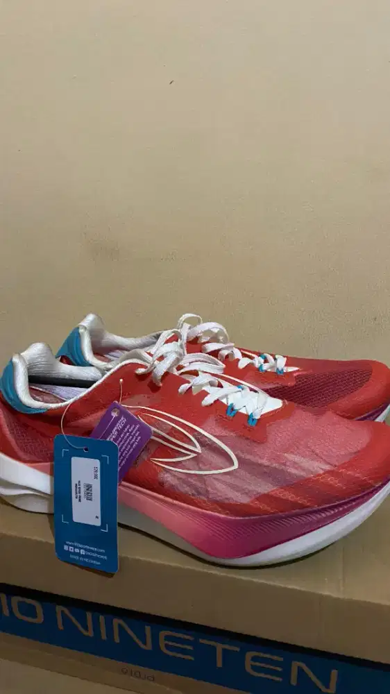 Forsale Sepatu running nine teen new