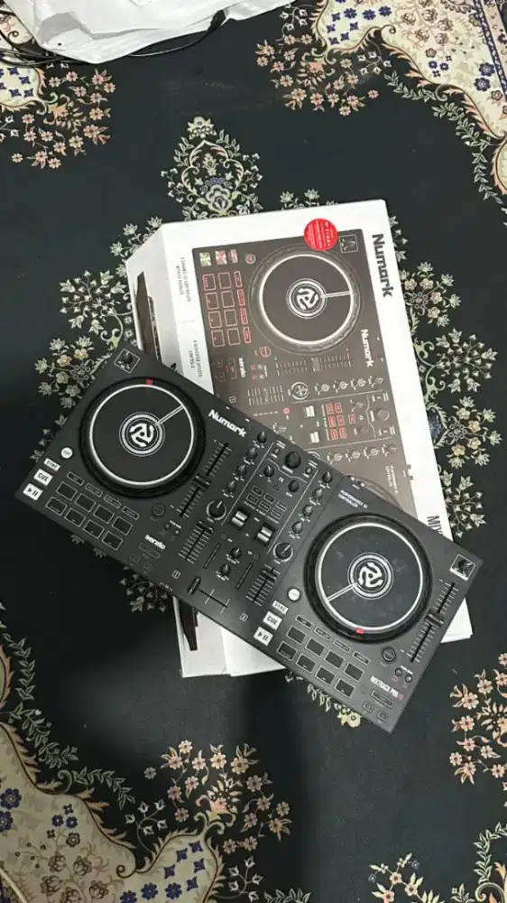 Numark Mixtrack Pro FX