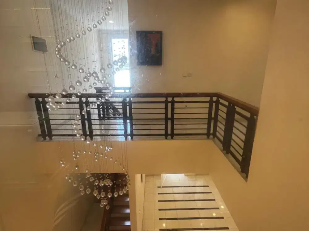 Dijual Cepat Rumah The Icon Simplicity Bsd Sudah Rapi dan semi furnish