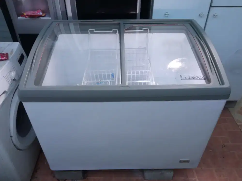 FREEZER SLIDING FRESTA 298 LITER NORMAL MASIH TERCOLOK/ NETT