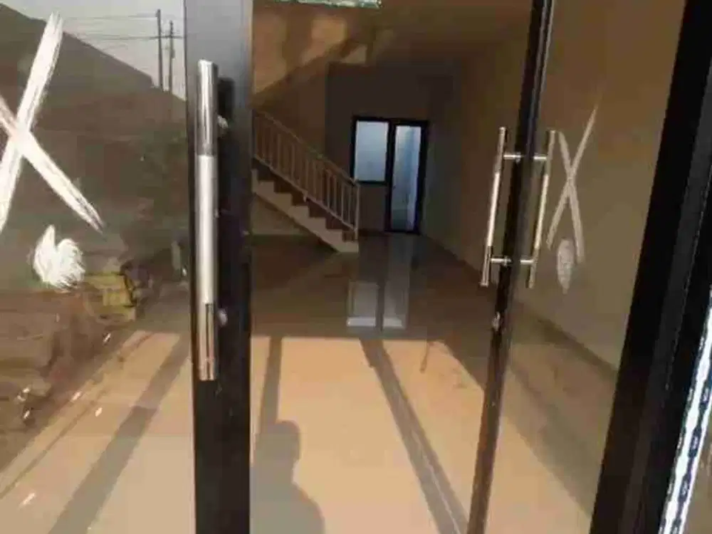 disewakan ruko bagus 2 lantai di karawaci tangerang