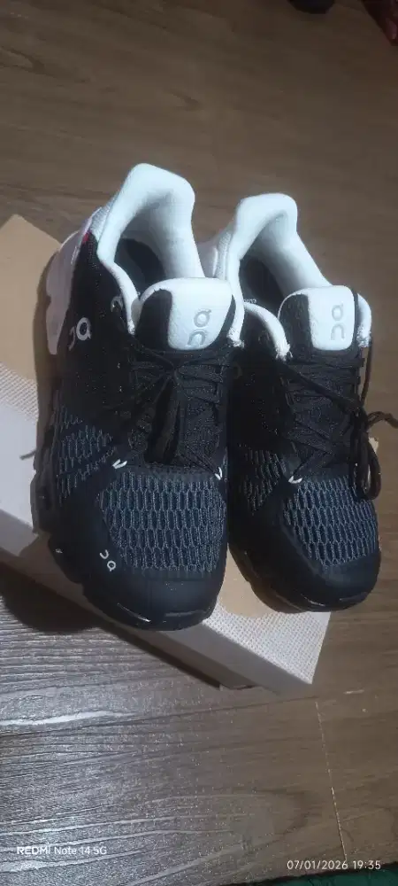 On Cloud Runner Black White