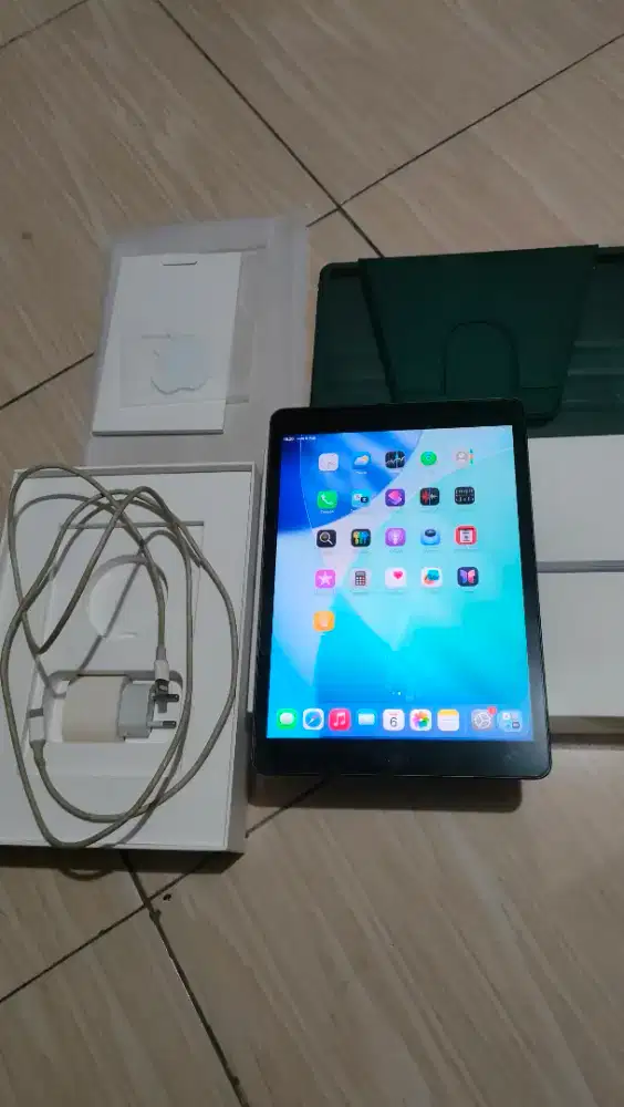 Dijual Murah bsa TT Ipad 9 64GB IBOX Fullset Normal Mulus No Minus