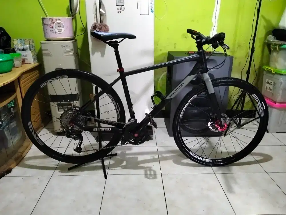 Hybrid bike Polygon path 3 full upgrade