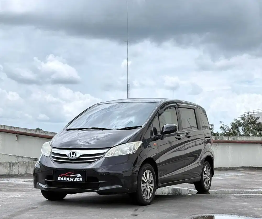 Honda Freed GB3 1.5 S AT 2012 Warna Coklat Metalik KM 209 rb