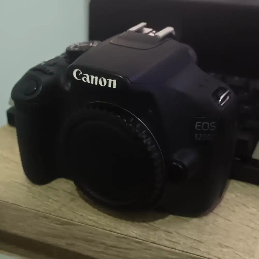 Kamera DSLR Canon EOS 1200D Body Only (Hanya Kamera/Tanpa Lensa) Bekas