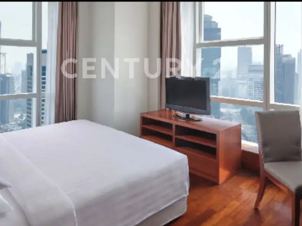 2 BR Full Service Apartemen Di Sudirman Selangkah Ke MRT