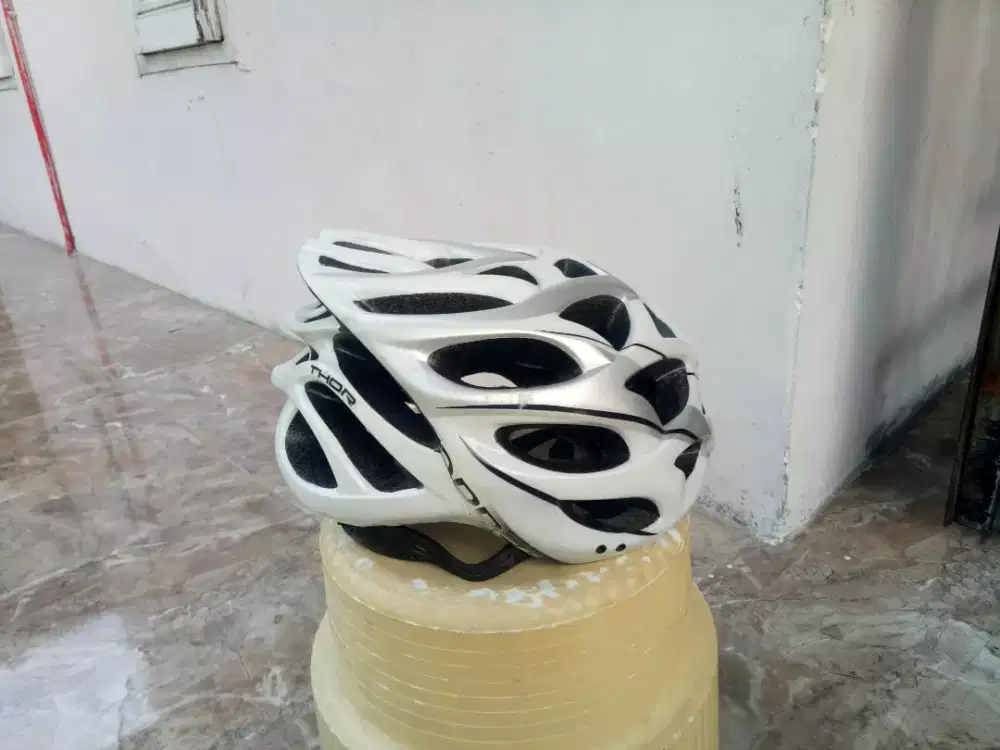 Helm sepeda road bike