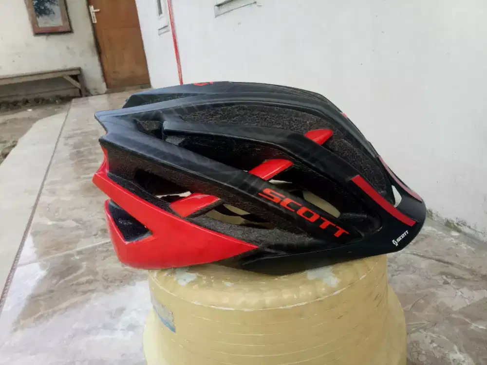 Helm sepeda MTB