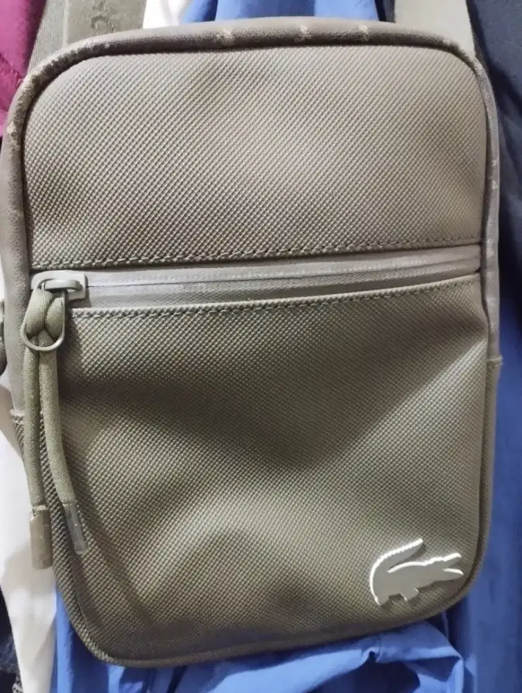 Di jual tas lacoste original tdk rusak