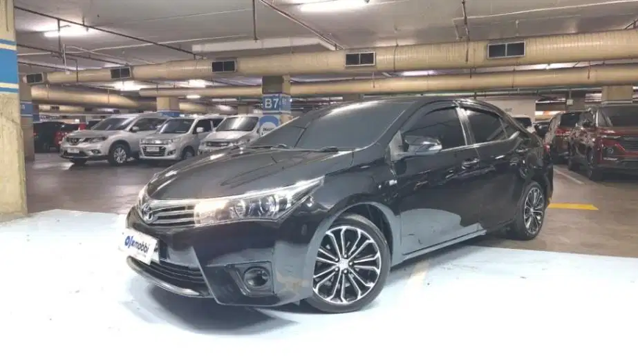 Toyota Corolla Altis 1.8 V Bensin-AT 2015