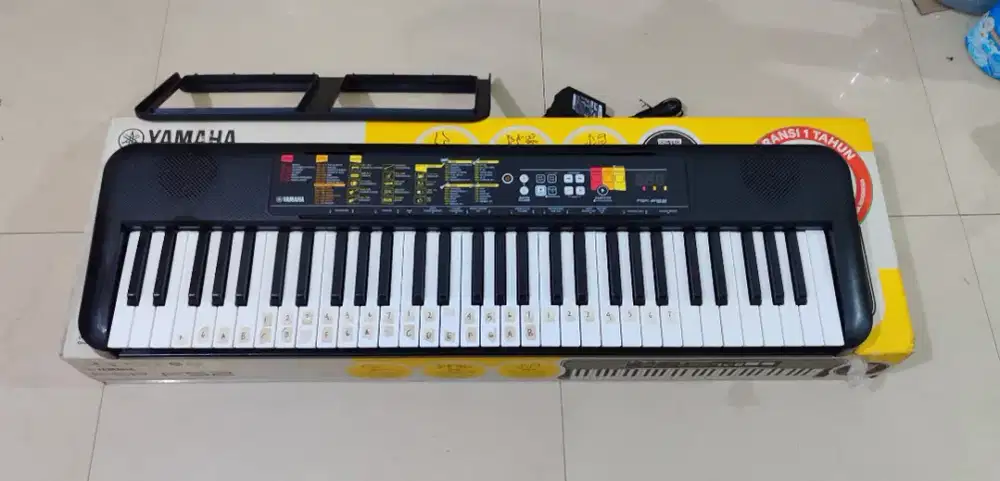 Yamaha PSR F52 bekas lengkap normal