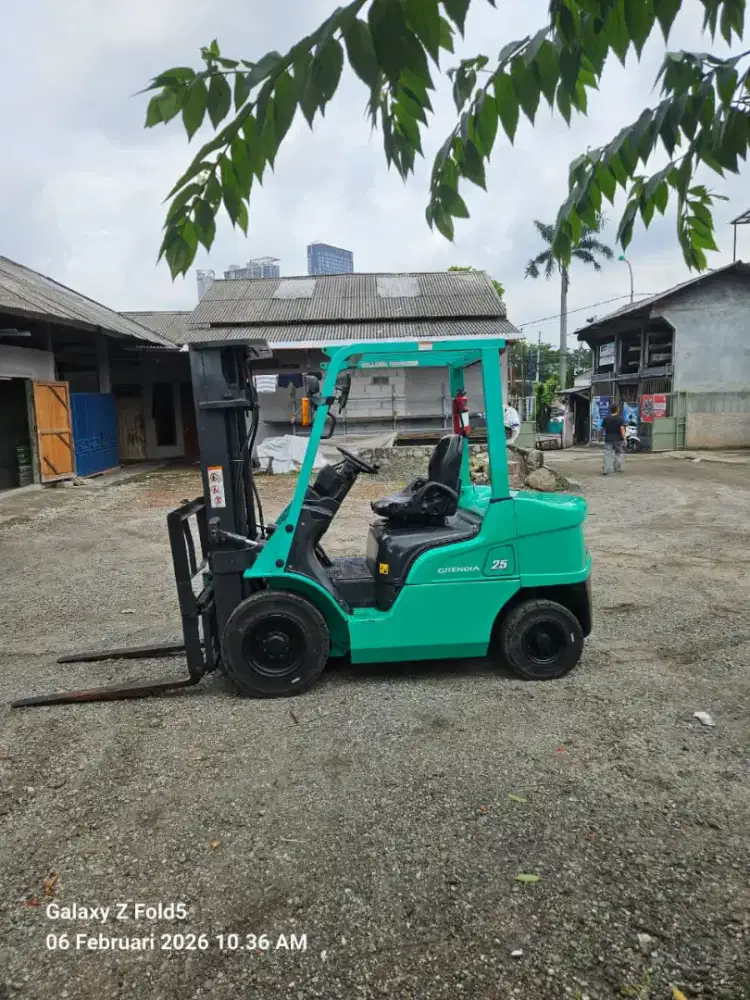 Forklift Mitsubishi 2,5 Ton,Matic,Threelift,Garpu Sideshif,Tahun 2019