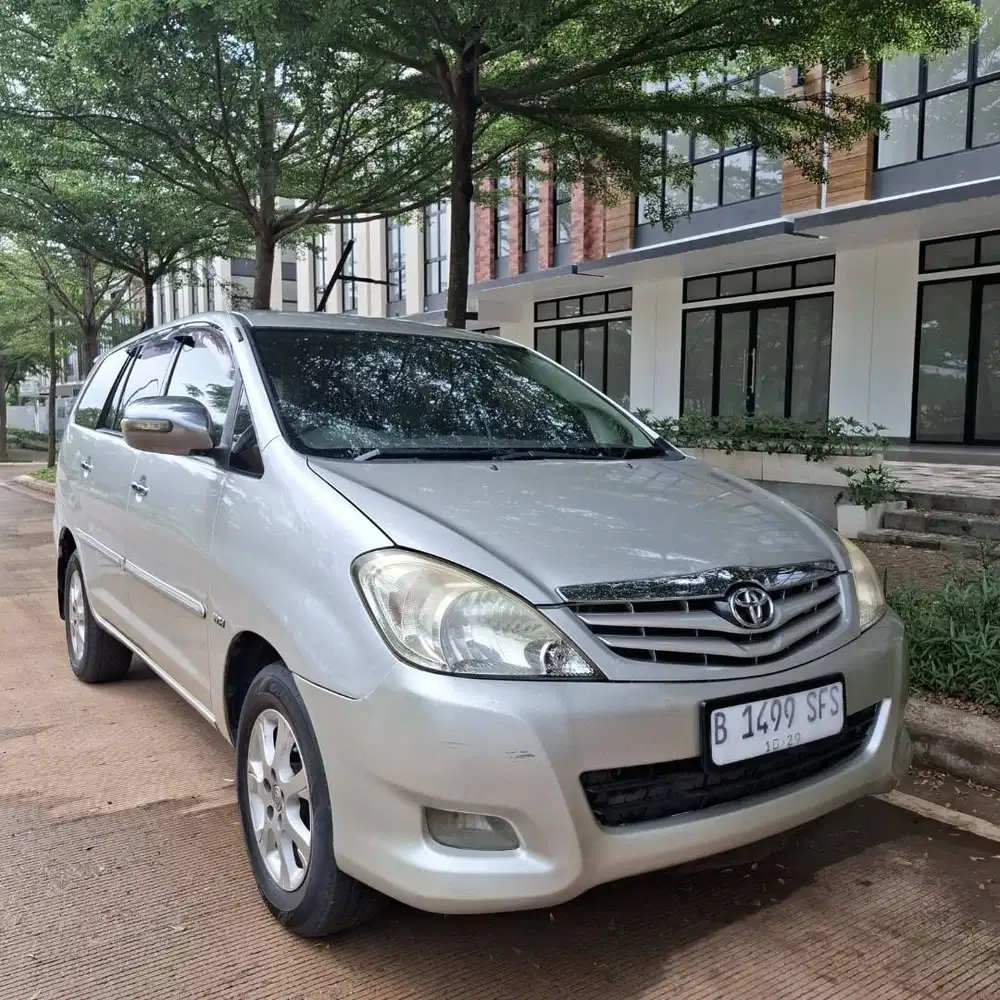 Toyota innova 2010