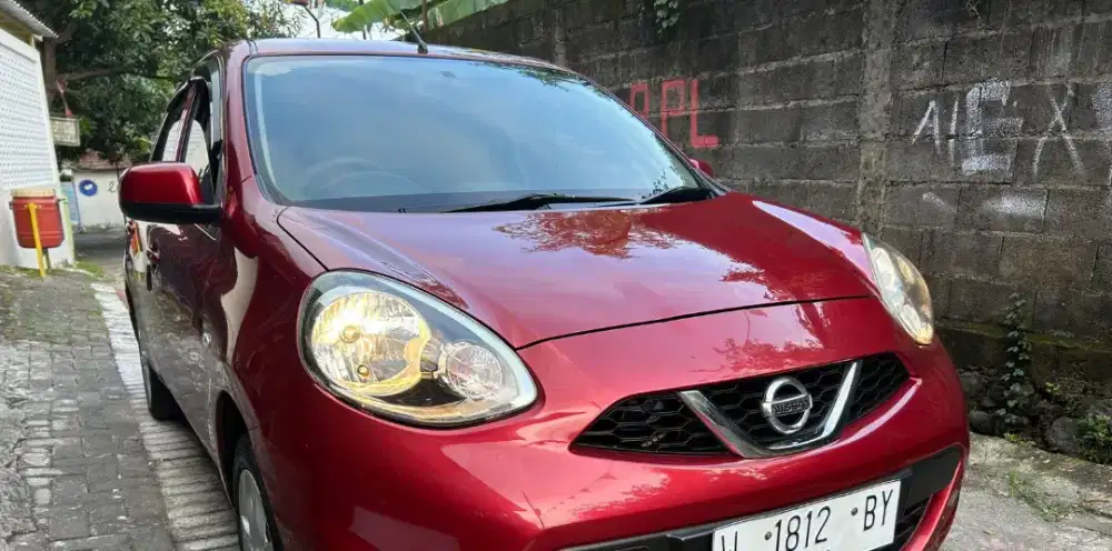 Nissan march 1.2 mt